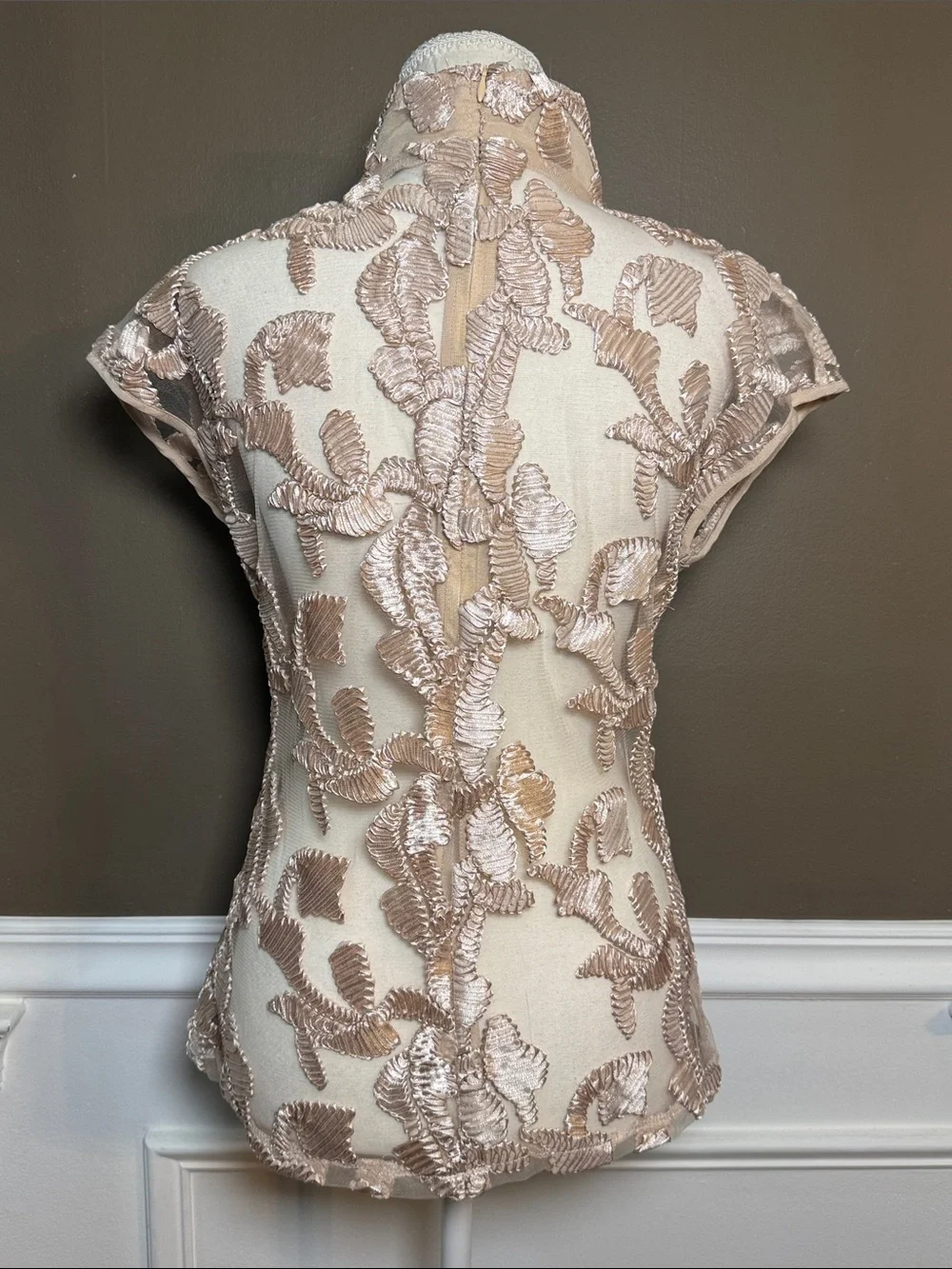 Gracia Sheer Mesh Appliqué Mock‎ Neck Top L Champagne Pink Romantic
